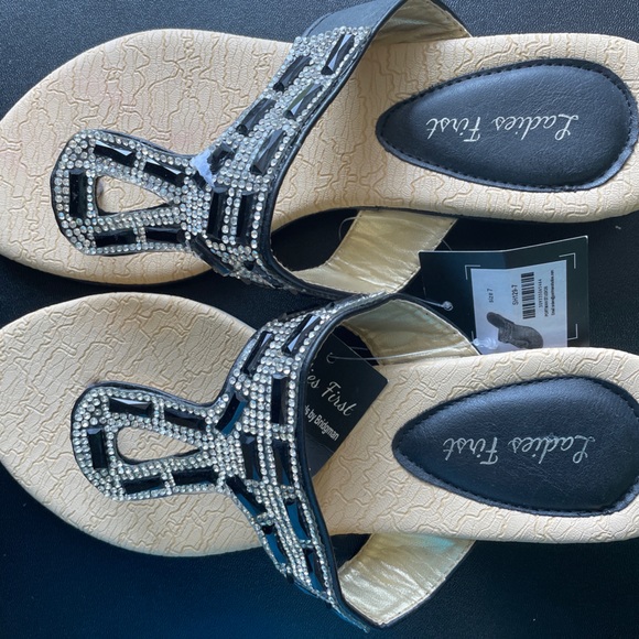 Handcrafted Black-Silver Women Slippers size 7 - Picture 1 of 5